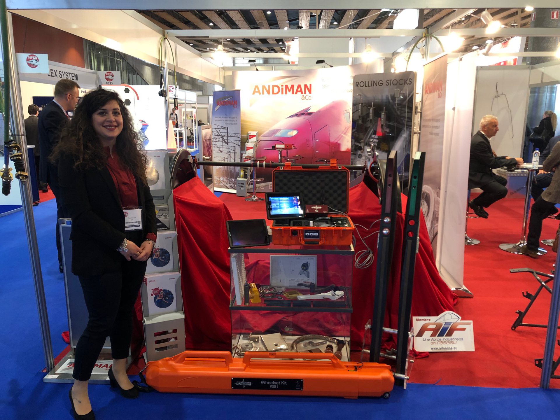équipe IVM avec POWERVE - stand 1/320