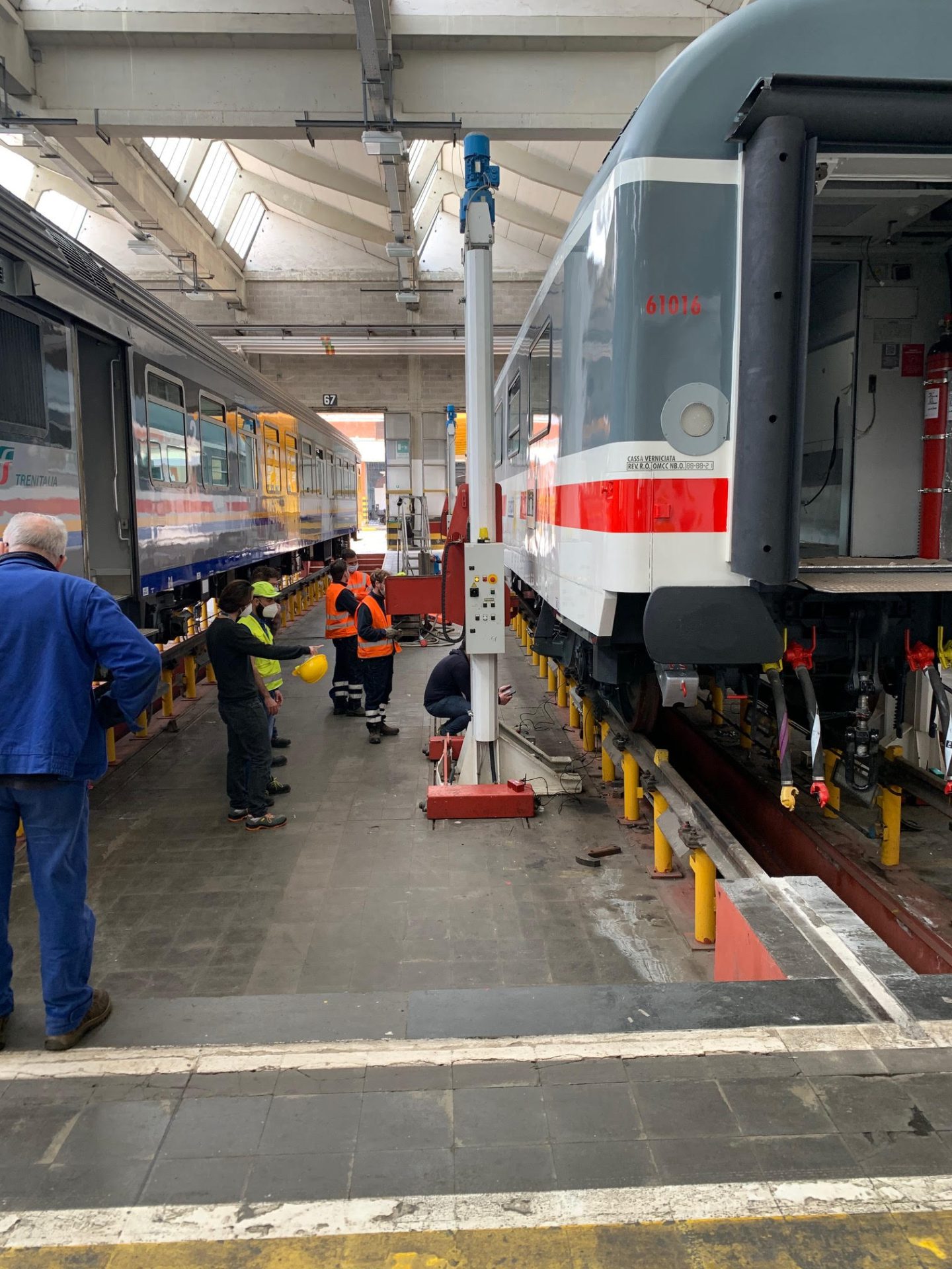 Mobile train weigh